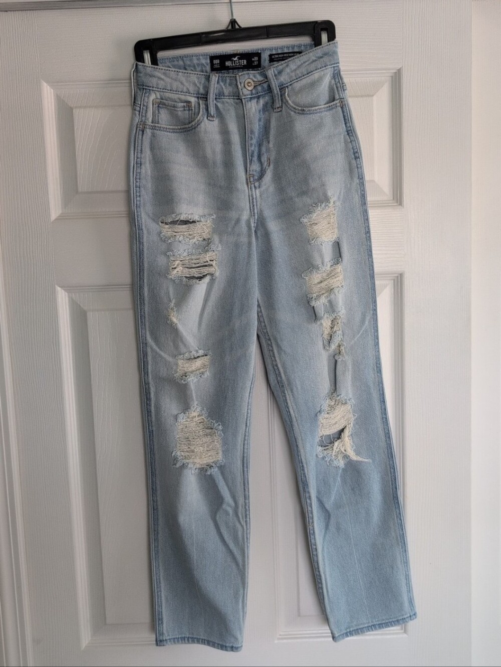 Hollister Jeans -- Ultra High-Rise Mom Jean, Size 00R (W23,  L27)
